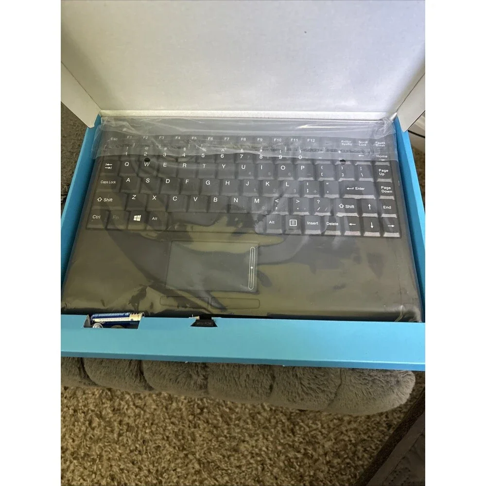 Adesso Wireless Mini Touchpad Keyboard (WKB4110UB)